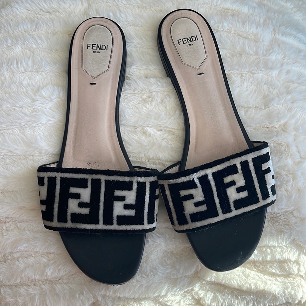 Fendi flats